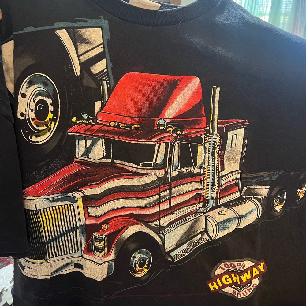 Men’s vintage Black Graphic Truck Tee - 100% Highway trucker